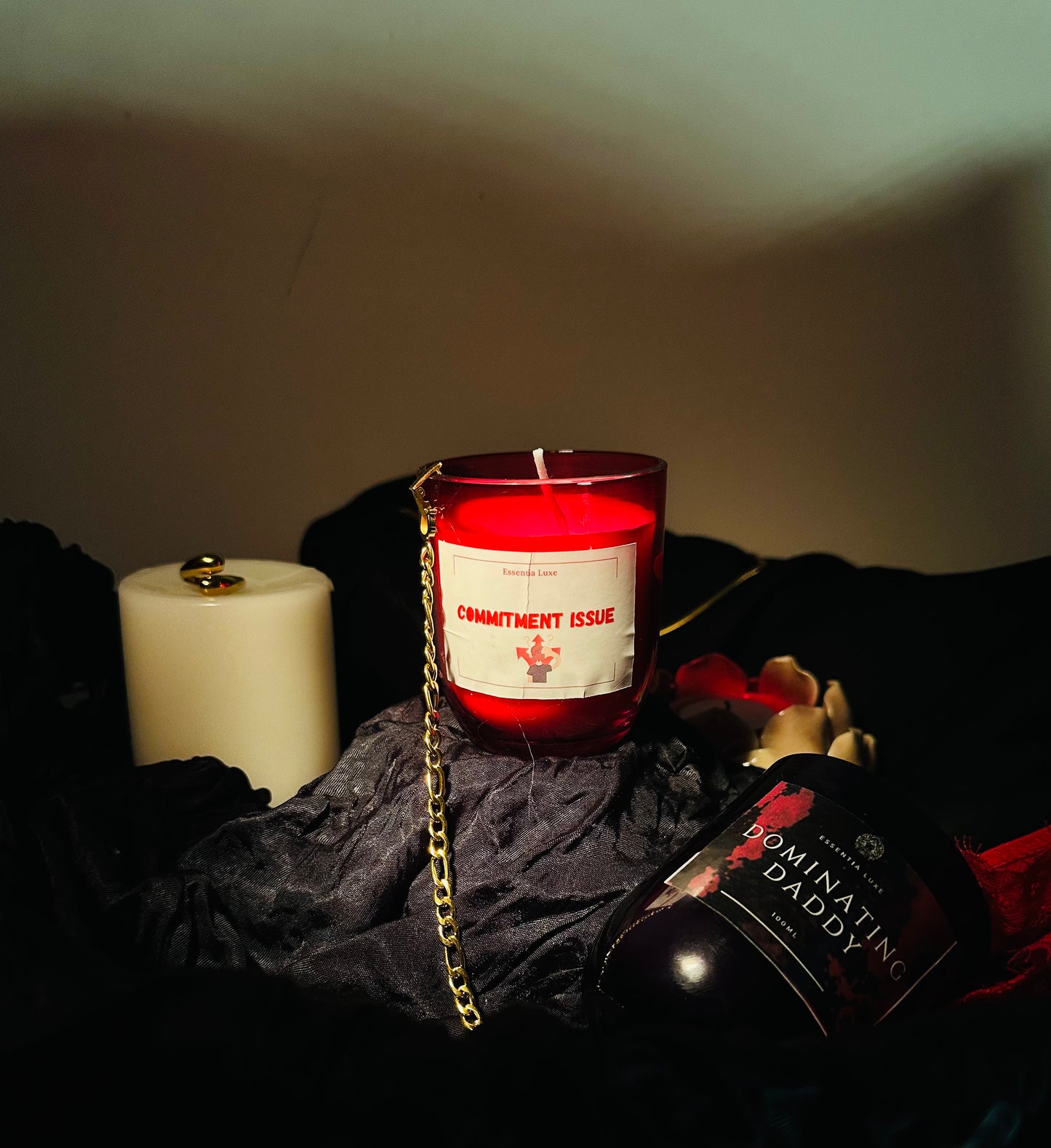 COMMITMENT ISSUE CANDLE